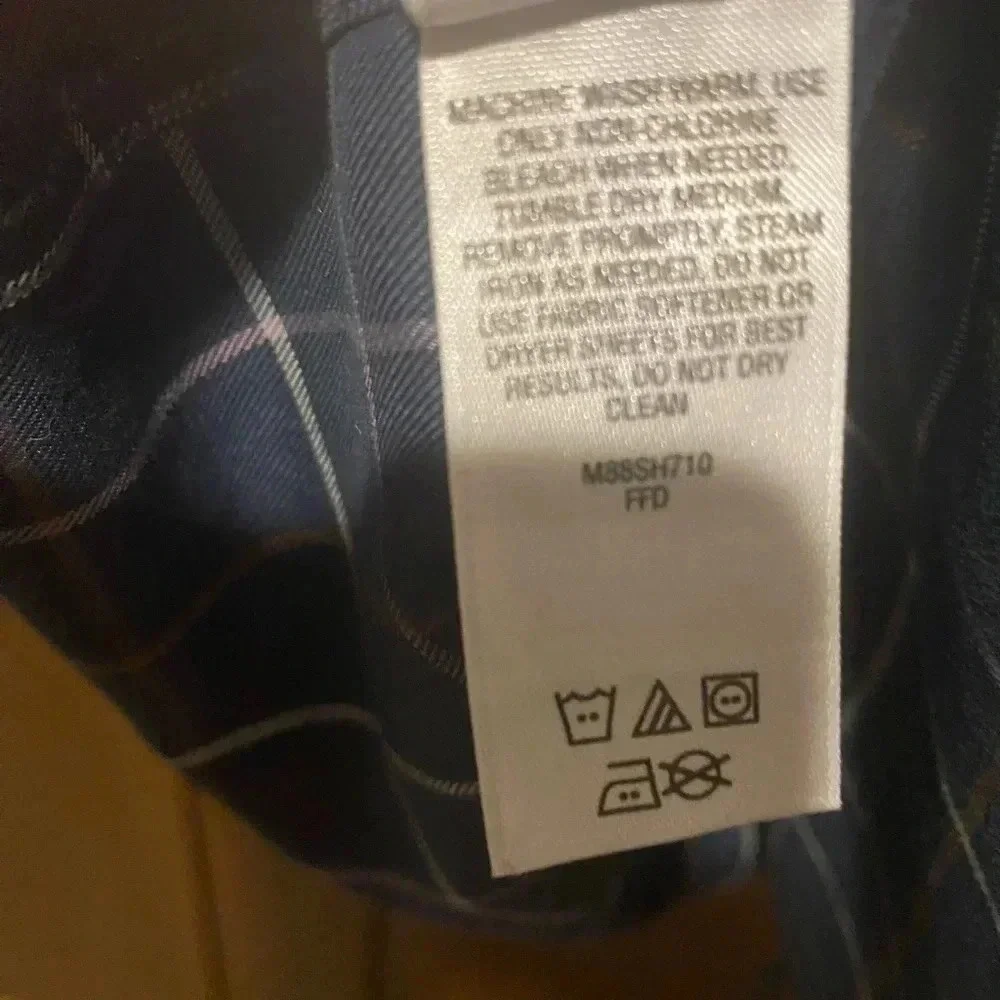 CABELA’s button down Size Large Tall - Picture 4 of 4